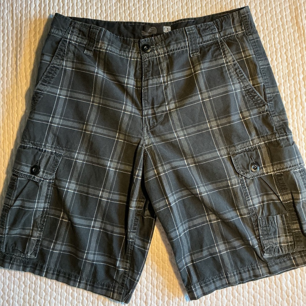 OP Men's Gray Plaid Cargo Shorts